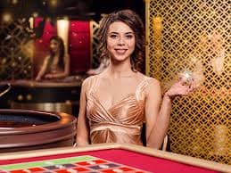 Pemain Indonesia memainkan Bingo online mbs188 dari smartphone